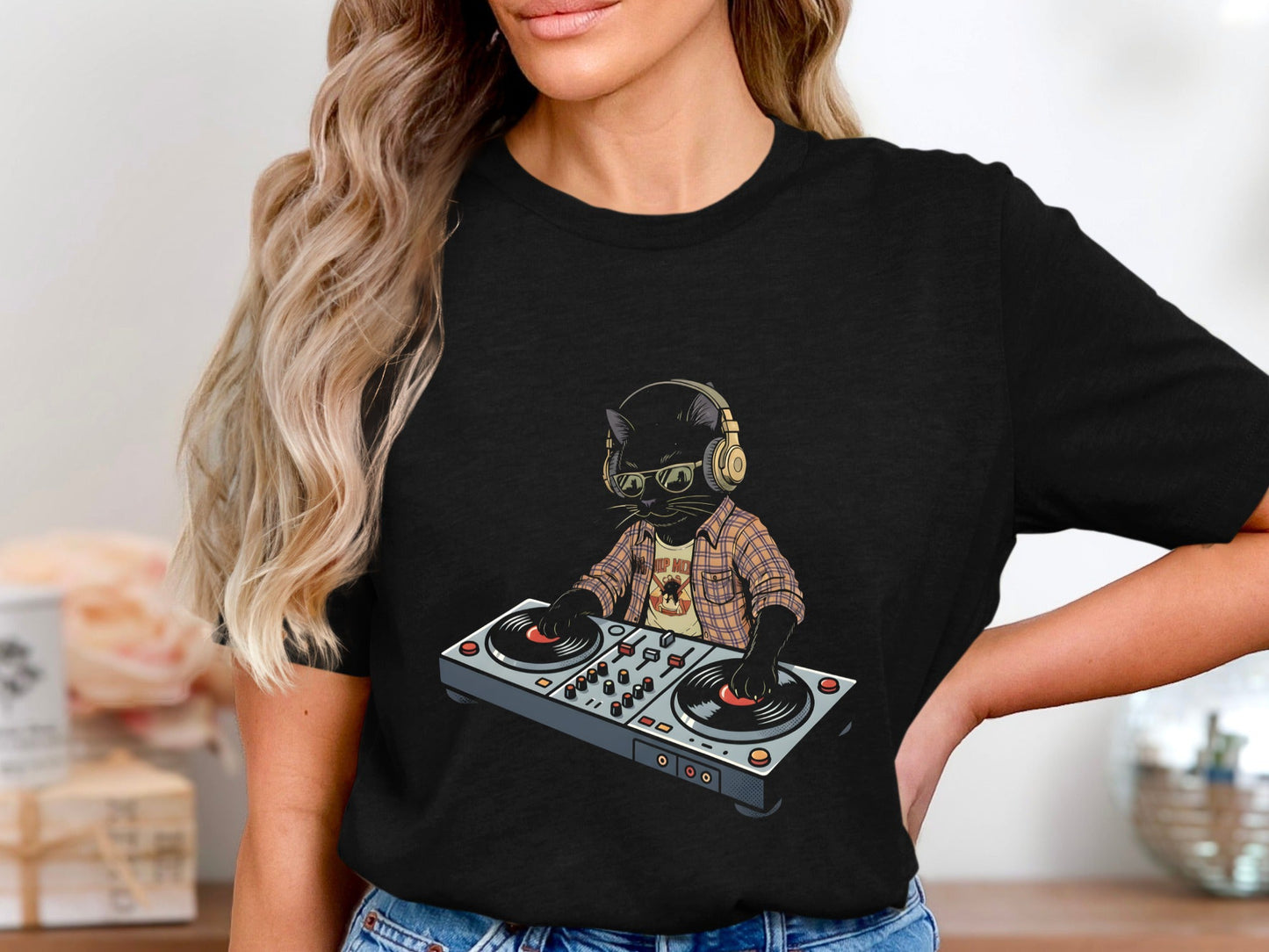 DJ Cat Scratching Records Funny Music T-Shirt