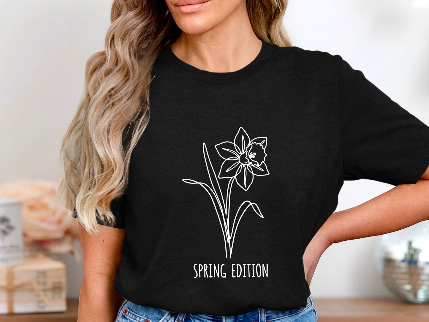 Daffodil 'Spring Edition' Minimalist T-Shirt