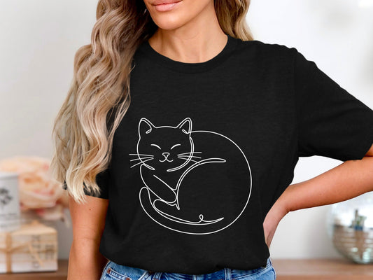 Minimalist Sleeping Cat Line Art T-Shirt