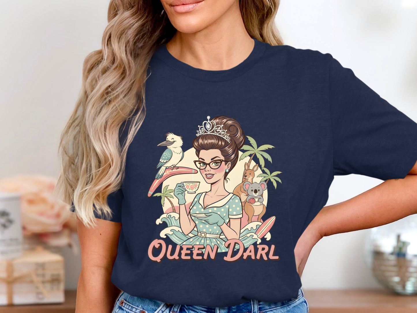 Queen Darl Australian Retro Woman T-Shirt - Kookaburra & Koala